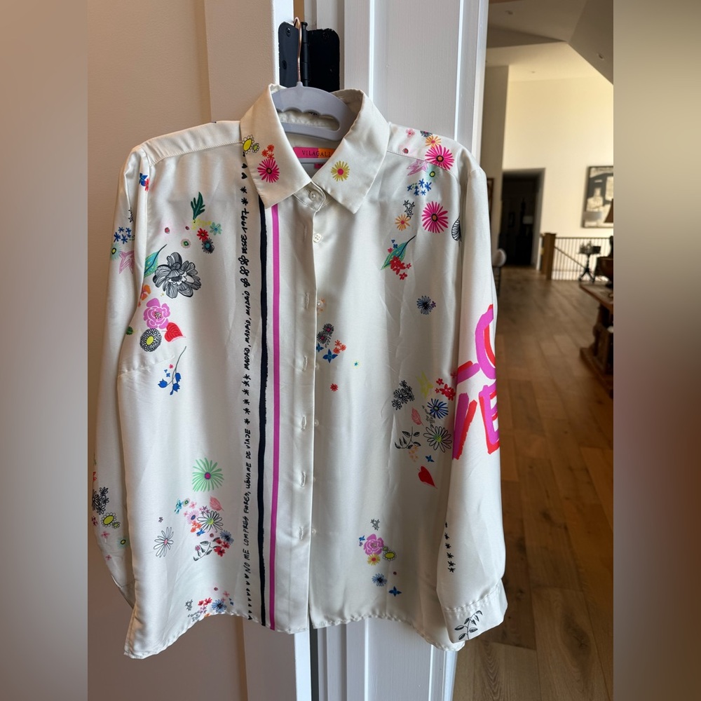 Vilagallo Love Grafitti Button Down Blouse
size US M/8 - Picture 2 of 13